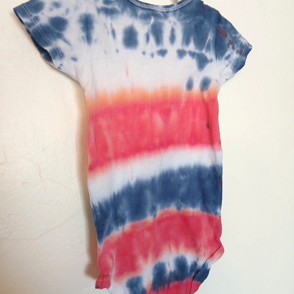 Tie Dye Red White Blue Stripe Baby Snap Crotch Body Suit July 4th 18 Months NWT - Picture 10 of 10